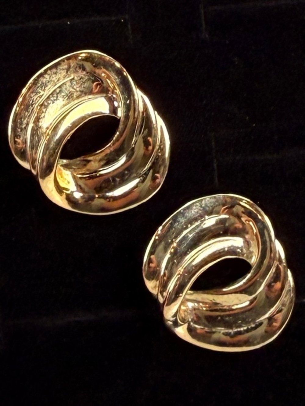 Vintage Goldtone Trifari Twisted Clip On Earrings